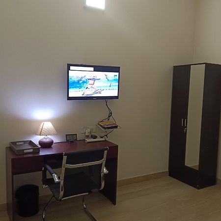 Iris Comfort Inn Τσενάι Εξωτερικό φωτογραφία