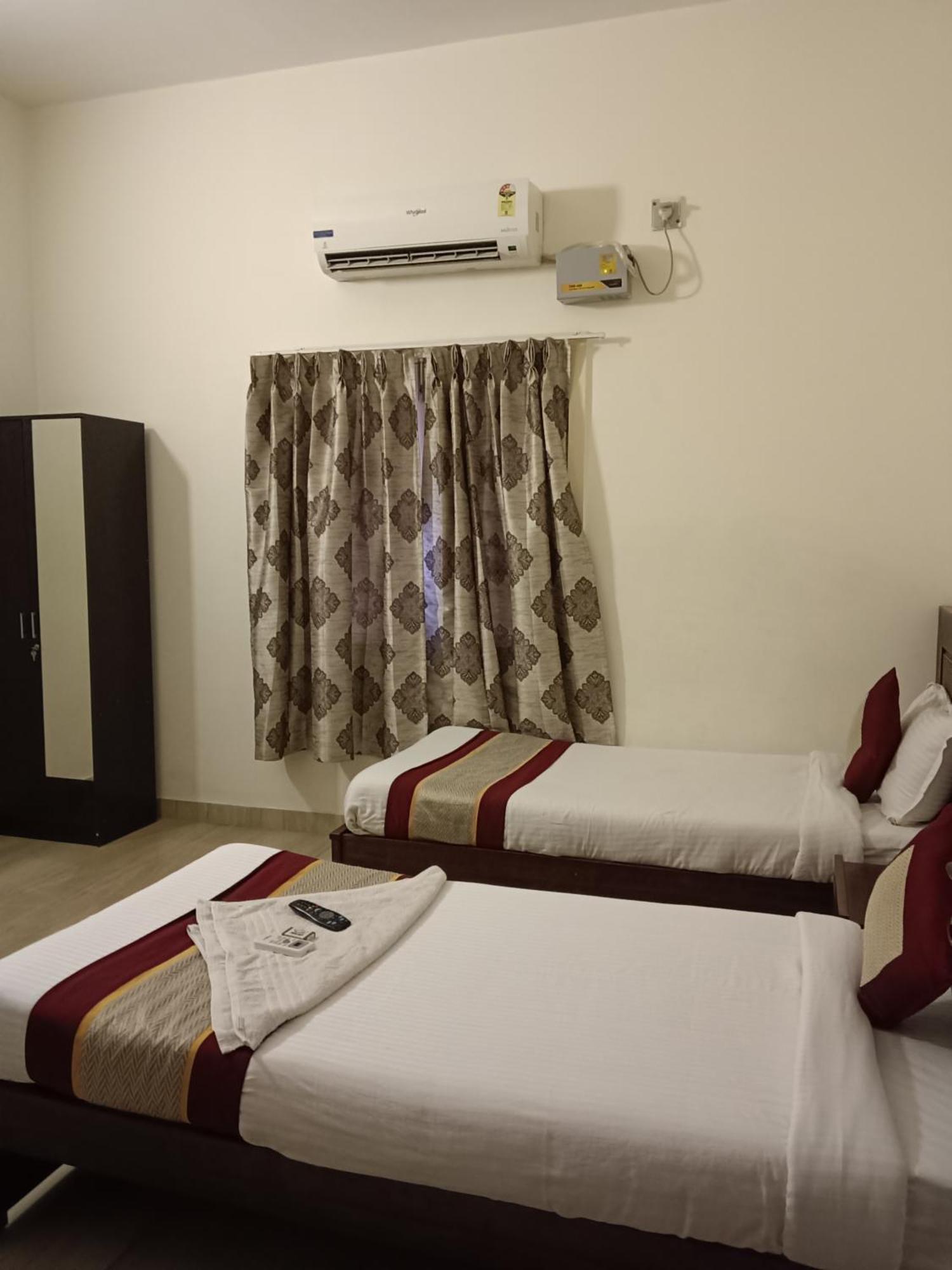 Iris Comfort Inn Τσενάι Εξωτερικό φωτογραφία