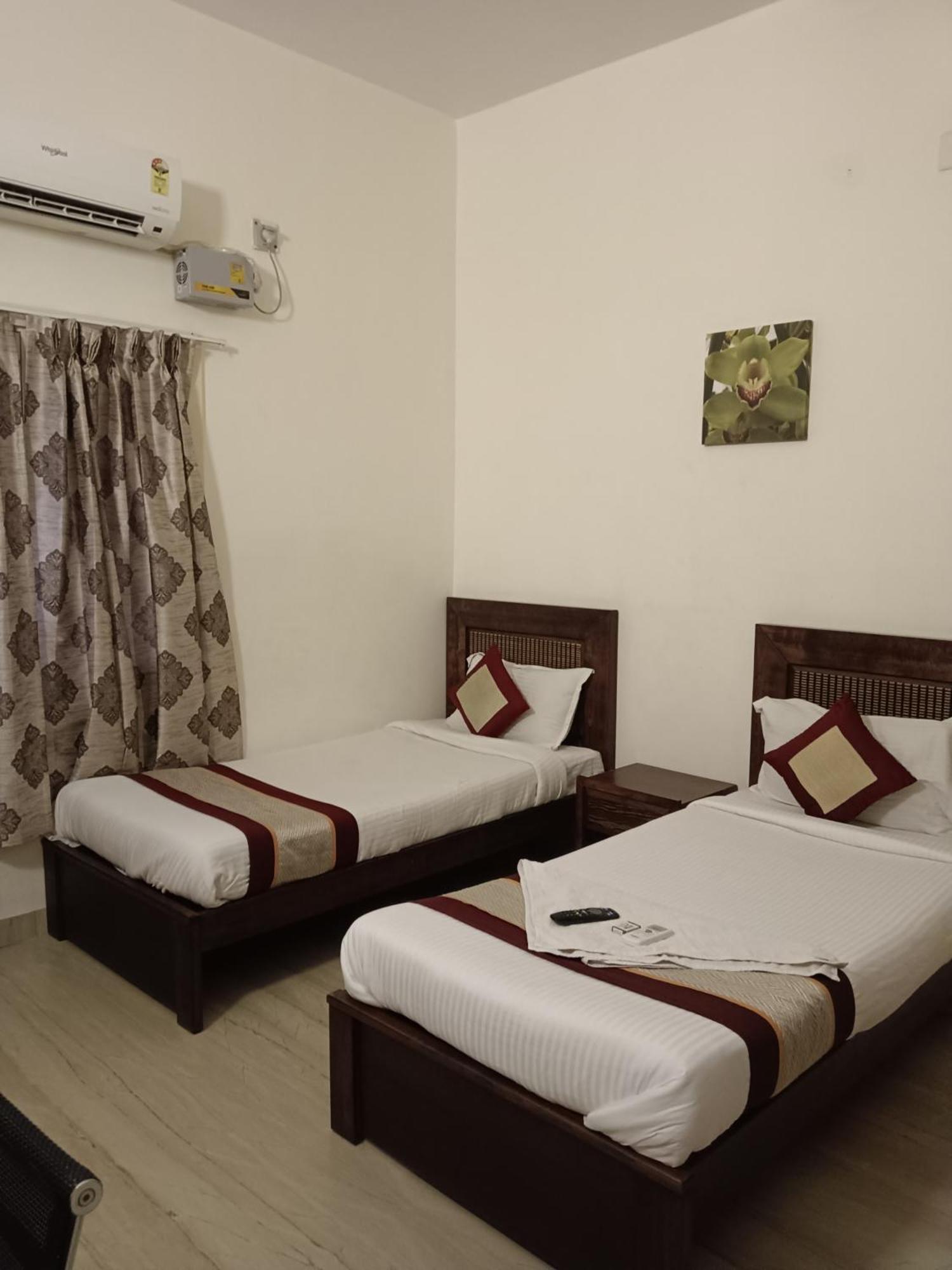 Iris Comfort Inn Τσενάι Εξωτερικό φωτογραφία