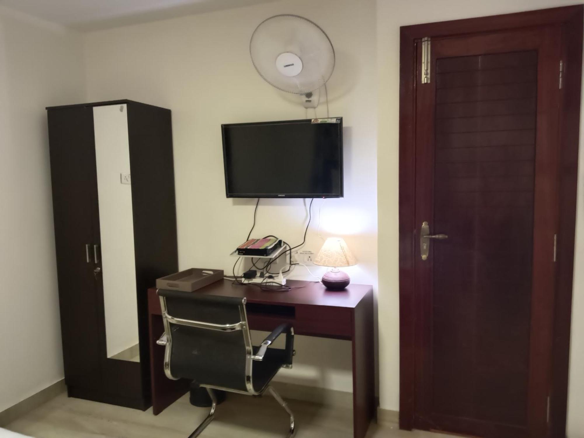 Iris Comfort Inn Τσενάι Εξωτερικό φωτογραφία