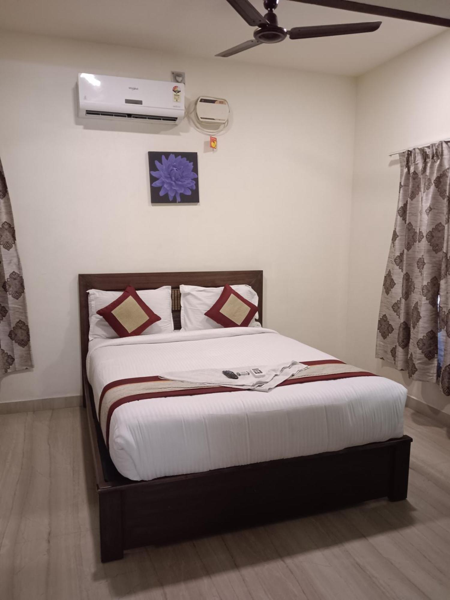 Iris Comfort Inn Τσενάι Εξωτερικό φωτογραφία