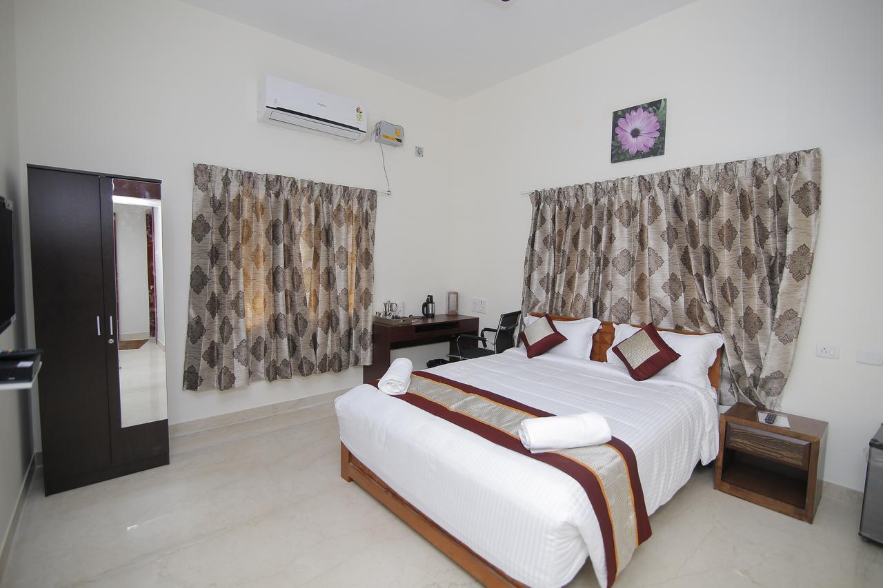 Iris Comfort Inn Τσενάι Εξωτερικό φωτογραφία