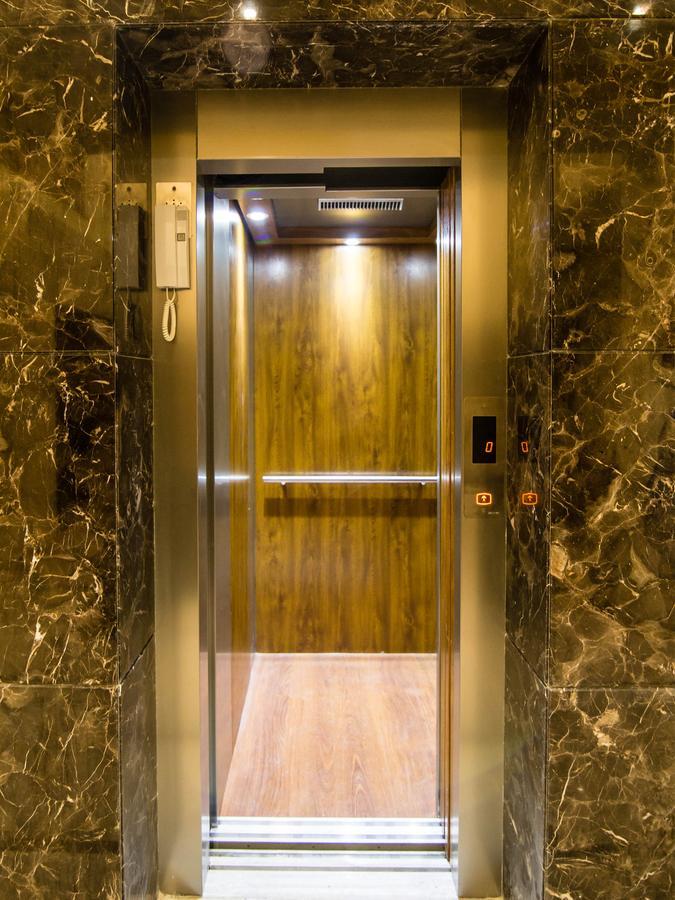 Iris Comfort Inn Τσενάι Εξωτερικό φωτογραφία